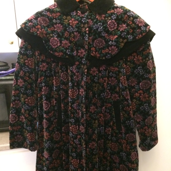 Little Nugget, Gorgeous, Girls size 10/12 winter velvety coat and hat set - Picture 1 of 10